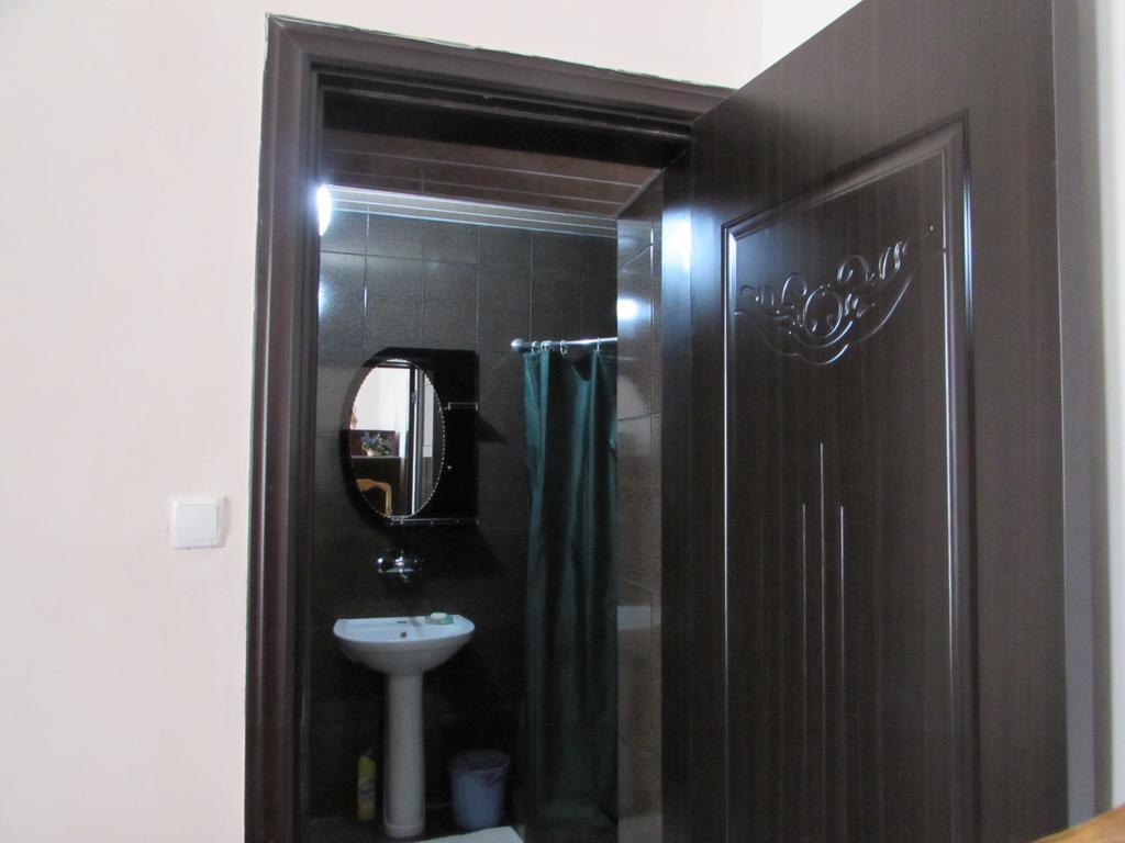Guest House Nona كوتايسي المظهر الخارجي الصورة