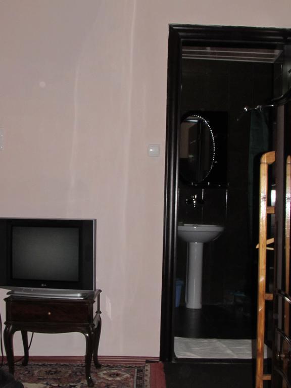 Guest House Nona كوتايسي المظهر الخارجي الصورة